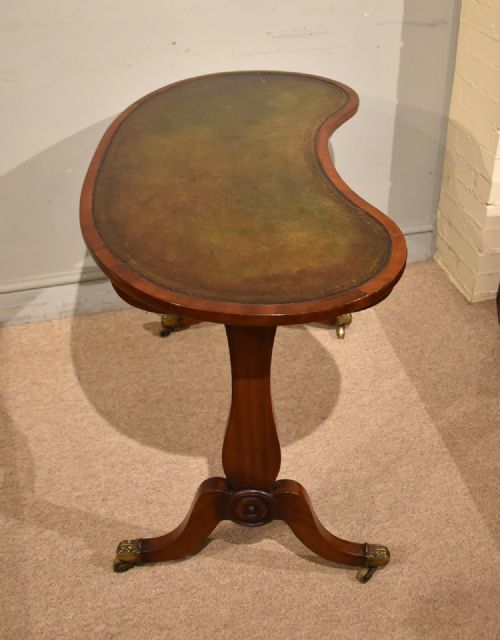 GEORGE III MAHOGANY KIDNEY SHAPED WRITING TABLE - ADDITIONAL PHOTO 5