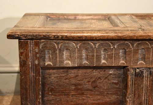 SMALL TWO PANEL OAK COFFER - ADDITIONAL PHOTO 7
