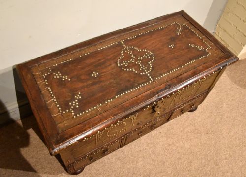 19TH CENTURY TEAK ZANZIBAR TRUNK - ADDITIONAL PHOTO 6