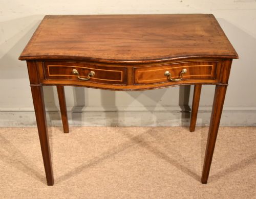 GEORGIAN MAHOGANY SERPENTINE SIDE TABLE - ADDITIONAL PHOTO 3