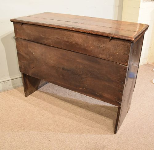 17TH CENTURY OAK SIX PLANK COFFER - ADDITIONAL PHOTO 5