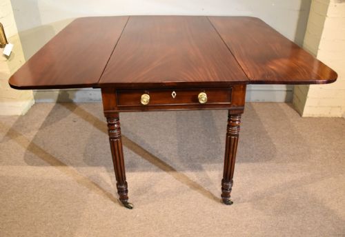 GEORGIAN MAHOGANY DROP LEAFPEMBROKE TABLE - ADDITIONAL PHOTO 1