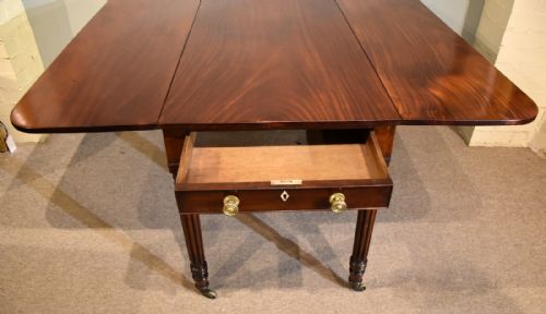 GEORGIAN MAHOGANY DROP LEAFPEMBROKE TABLE - ADDITIONAL PHOTO 3
