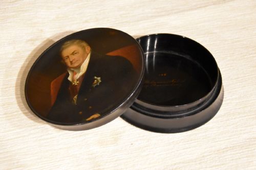 RARE PAIR OF PAPIER MACHE STOBWASSER TABLE SNUFF BOXES - ADDITIONAL PHOTO 5