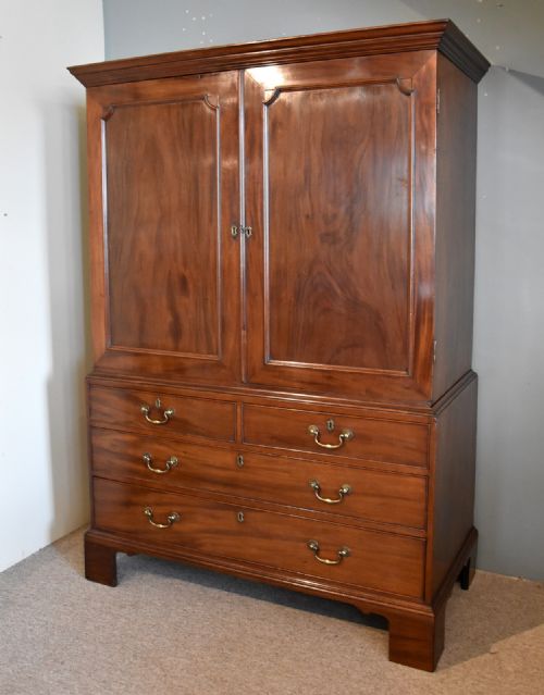 MID 18TH CENTURY MAHOGANY LINEN PRESS - ADDITIONAL PHOTO 1
