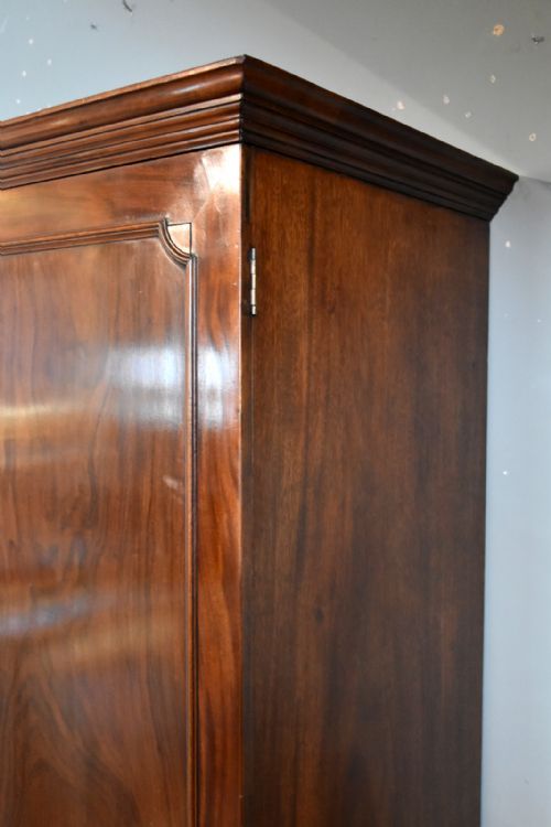 MID 18TH CENTURY MAHOGANY LINEN PRESS - ADDITIONAL PHOTO 5