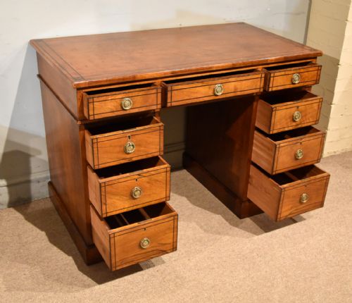 19TH CENTURY WALNUT PEDESTAL DESK - ADDITIONAL PHOTO 2