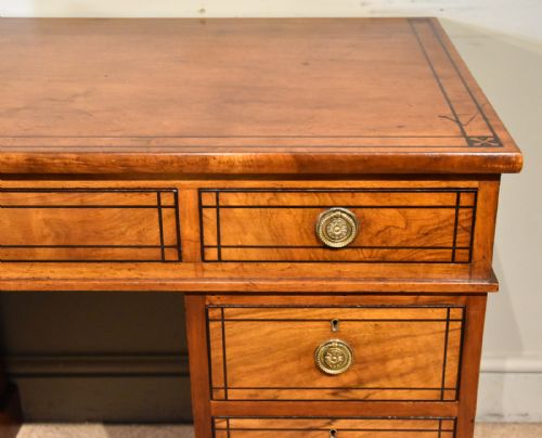 19TH CENTURY WALNUT PEDESTAL DESK - ADDITIONAL PHOTO 3