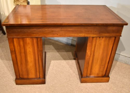 19TH CENTURY WALNUT PEDESTAL DESK - ADDITIONAL PHOTO 8