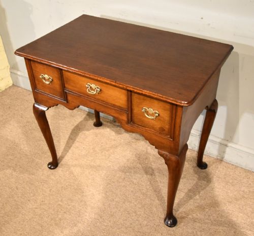 LATE 18TH CENTURY OAK LOWBOY - ADDITIONAL PHOTO 4