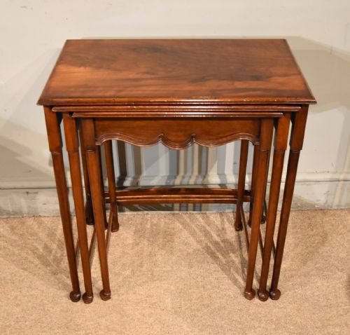 edwardian waring gillow walnut nest of three tables - CATEGORY: ANTIQUE TABLES - DATED 1910
