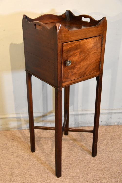 GEORGE III MAHOGANY BEDSIDE CUPBOARD - ADDITIONAL PHOTO 2