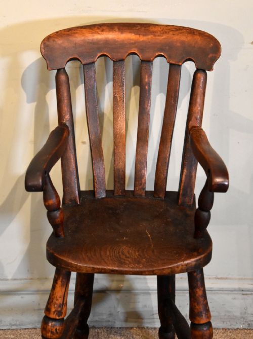 EARLY 19TH CENTURY ELM CHILD'S CHAIR - ADDITIONAL PHOTO 5