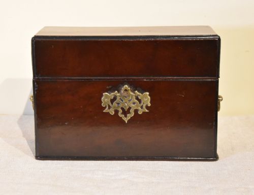 GEORGE III MAHOGANY DECANTER BOX - ADDITIONAL PHOTO 1