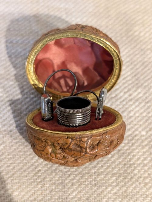 MID 19TH CENTURY WALNUT ETUI - ADDITIONAL PHOTO 3