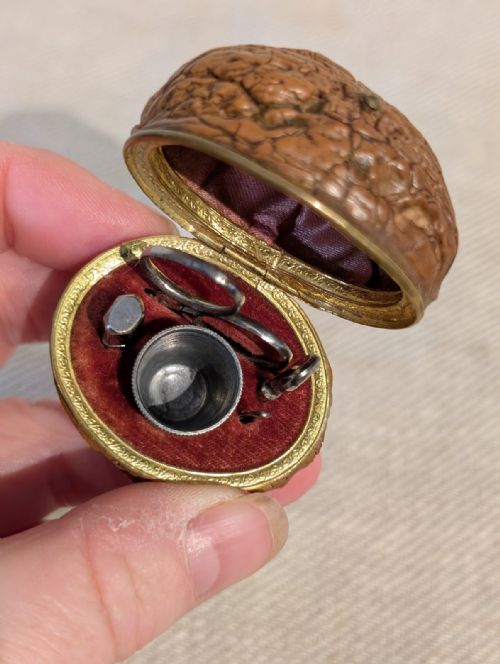 MID 19TH CENTURY WALNUT ETUI - ADDITIONAL PHOTO 4