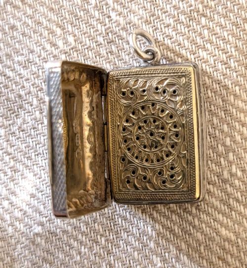 SILVER VINAGRETTE BY JOHN BETTRIDGE BIRMINGHAM 1825 - ADDITIONAL PHOTO 3