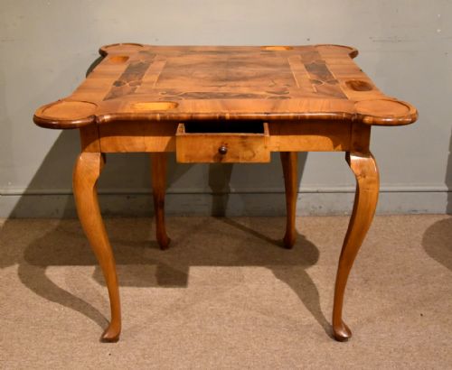 18TH CENTURY WALNUT FOLDING GAMES TABLE - ADDITIONAL PHOTO 5