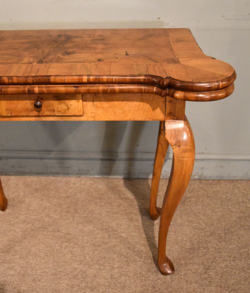 18TH CENTURY WALNUT FOLDING GAMES TABLE - ADDITIONAL PHOTO 6