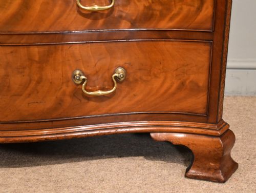 18TH CENTURY MAHOGANY SERPENTINEFRONTED CHEST OF DRAWERS - ADDITIONAL PHOTO 8