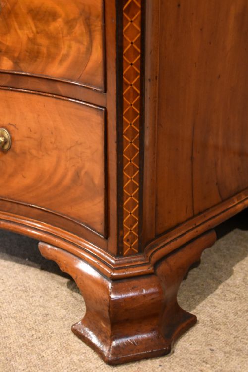 18TH CENTURY MAHOGANY SERPENTINEFRONTED CHEST OF DRAWERS - ADDITIONAL PHOTO 9