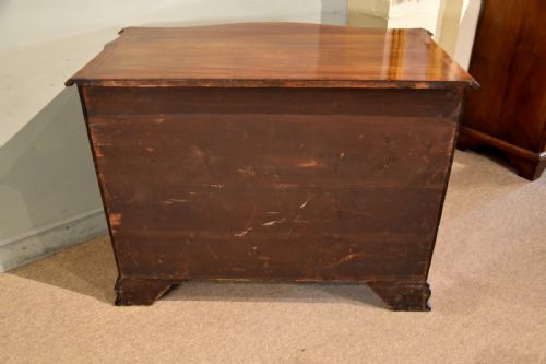 18TH CENTURY MAHOGANY SERPENTINEFRONTED CHEST OF DRAWERS - ADDITIONAL PHOTO 12