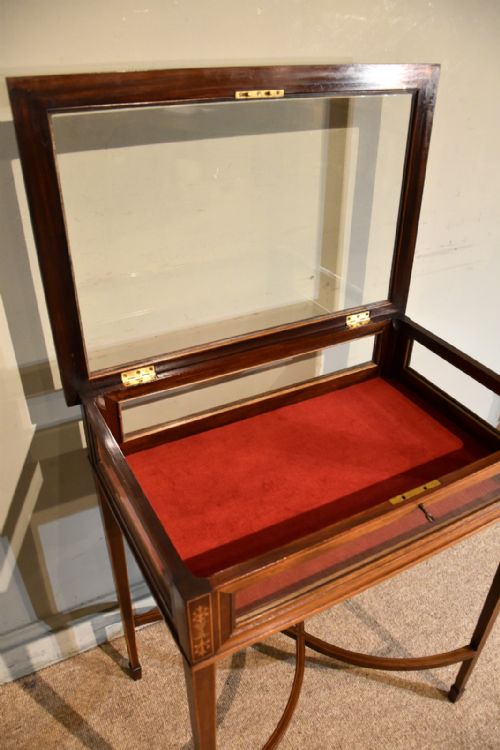 LATE 19TH CENTURY MAHOGANY BIJOUTERIE TABLE - ADDITIONAL PHOTO 6