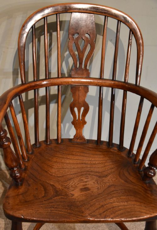19TH CENTURY YEW WOOD WINDSOR ARMCHAIR - ADDITIONAL PHOTO 4