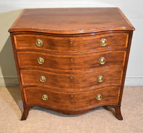 HEPPLEWHITE MAHOGANY SERPENTINE CHEST OF DRAWERS - ADDITIONAL PHOTO 5