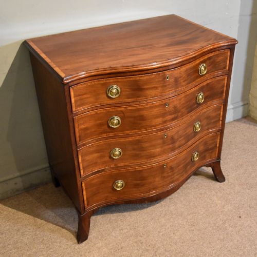 HEPPLEWHITE MAHOGANY SERPENTINE CHEST OF DRAWERS - ADDITIONAL PHOTO 6