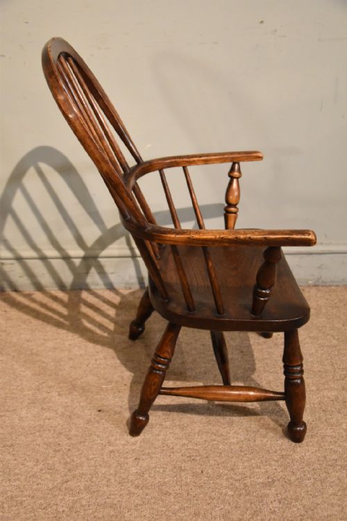 19TH CENTURY CHILD'S WINDSOR ARMCHAIR - ADDITIONAL PHOTO 2