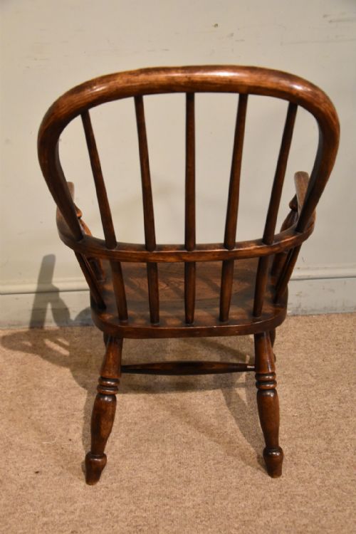 19TH CENTURY CHILD'S WINDSOR ARMCHAIR - ADDITIONAL PHOTO 3