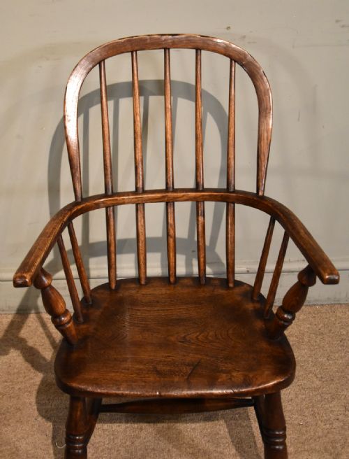 19TH CENTURY CHILD'S WINDSOR ARMCHAIR - ADDITIONAL PHOTO 4