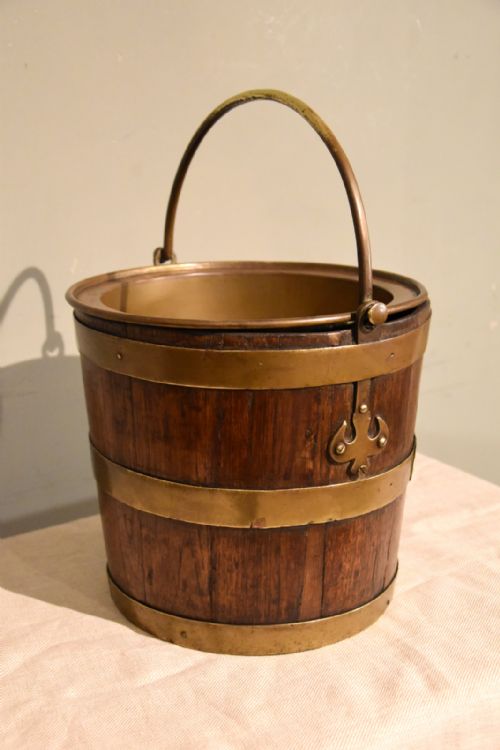 19TH CENTURY OAK AND BRASS BOUND PLANTER ICE BUCKET - ADDITIONAL PHOTO 4