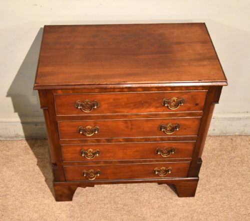 SMALL EDWARDIAN MAHOGANY CHEST OF DRAWERS - ADDITIONAL PHOTO 4