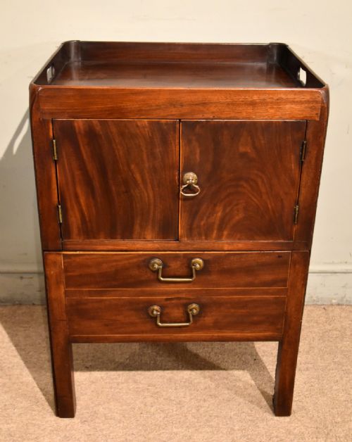 18TH CENTURY MAHOGANY BEDSIDE CUPBOARD - ADDITIONAL PHOTO 1