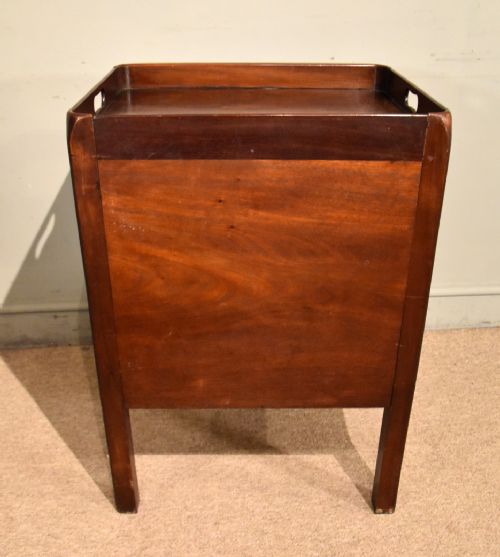 18TH CENTURY MAHOGANY BEDSIDE CUPBOARD - ADDITIONAL PHOTO 6