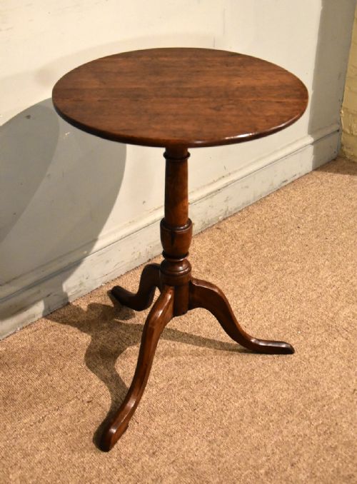 18TH CENTURY SMALL OAK TRIPOD LAMP WINE TABLE - ADDITIONAL PHOTO 1