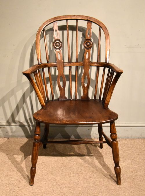 19TH CENTURY ASH AND ELM WINDSOR ARMCHAIR - ADDITIONAL PHOTO 4