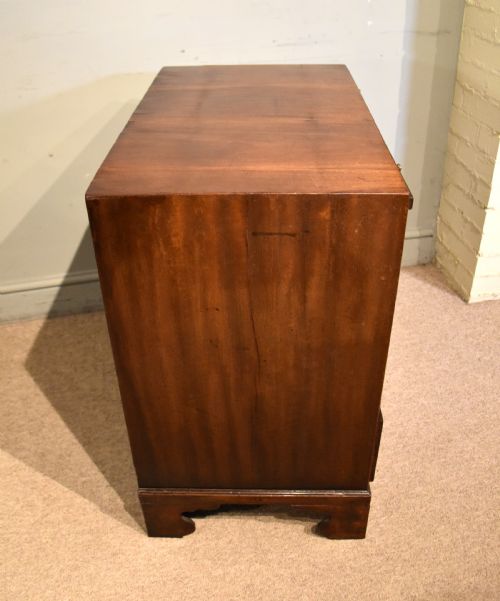GEORGE III VIRGINIA WALNUT VENEERED CHEST OF DRAWERS - ADDITIONAL PHOTO 6