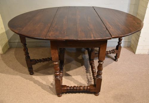 LARGE 17TH CENTURY OAK GATELEG TABLE - ADDITIONAL PHOTO 5