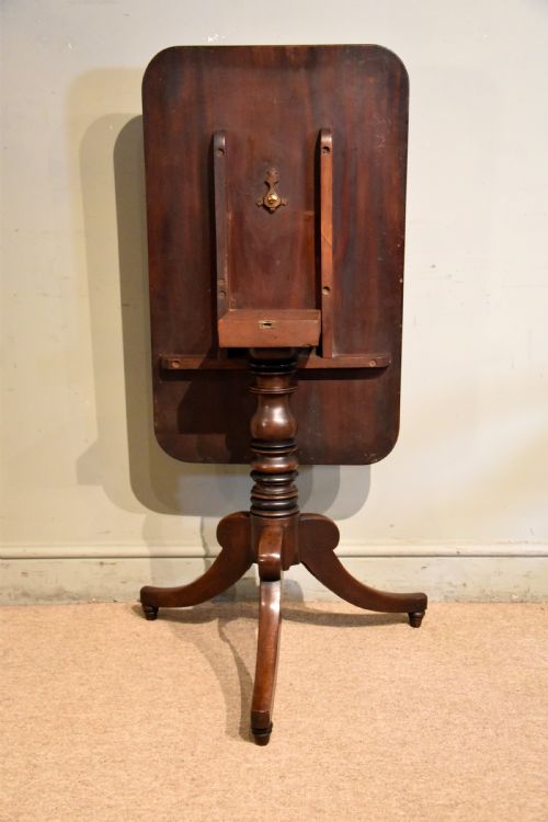 WILLIAM IV MAHOGANY CENTRE LAMP TABLE - ADDITIONAL PHOTO 2