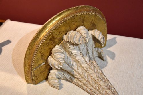 18TH CENTURY GILTWOOD AND WHITE PAINTED WALL BRACKET - ADDITIONAL PHOTO 5
