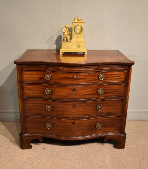 18TH CENTURY MAHOGANY SERPENTINE CHEST OF DRAWERS - ADDITIONAL PHOTO 2