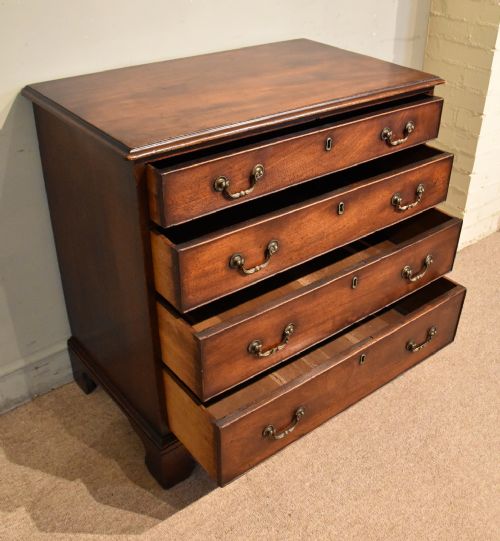 GEORGE III SMALL CHEST OF DRAWERS - ADDITIONAL PHOTO 5
