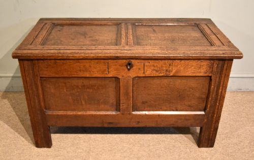 LATE 17TH CENTURY OAK PANEL COFFER