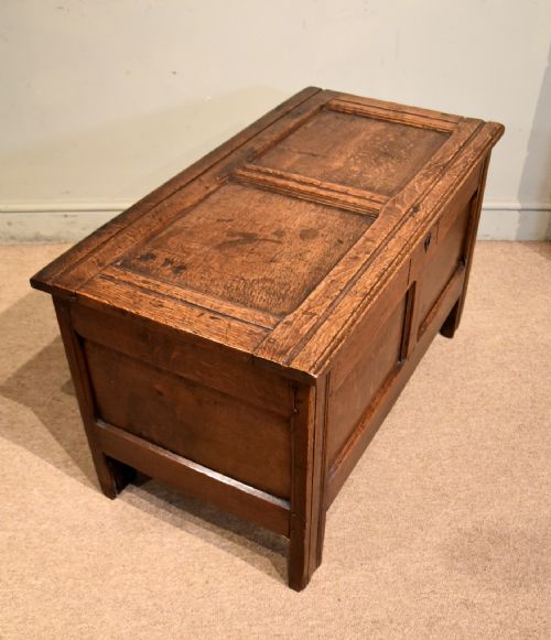 LATE 17TH CENTURY OAK PANEL COFFER - ADDITIONAL PHOTO 5