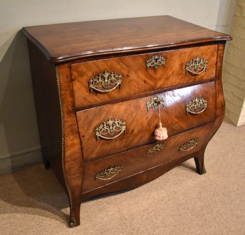 18TH CENTURY DUTCH MAHOGANY BOMBE CHEST - ADDITIONAL PHOTO 1
