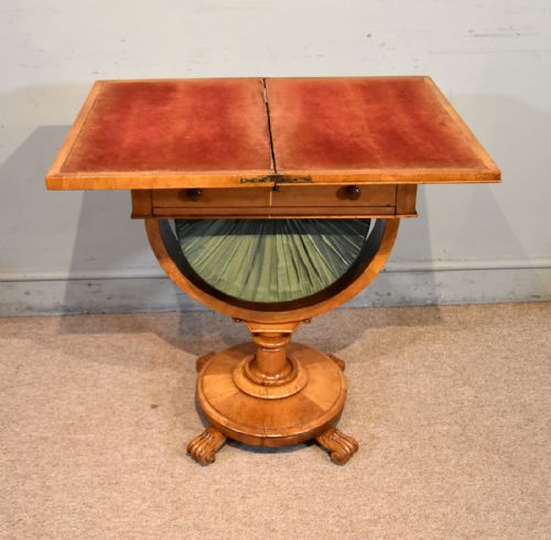 REGENCY MAPLE SEWING AND GAMES TABLE - ADDITIONAL PHOTO 3