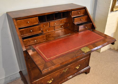 GEORGE II WALNUT VENEERED BUREAU CHEST - ADDITIONAL PHOTO 3